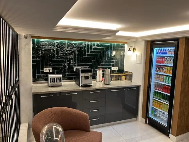 Nida Hotel City Center Стамбул